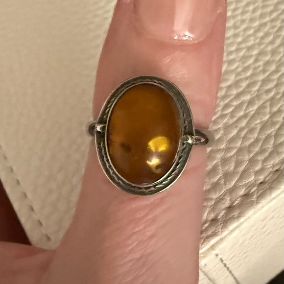 Elegant Silver and Amber Ring - size 9 - Picture 6 of 11